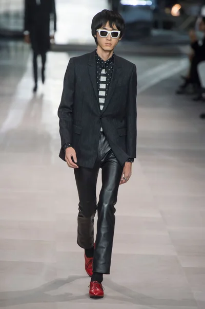 Look 48